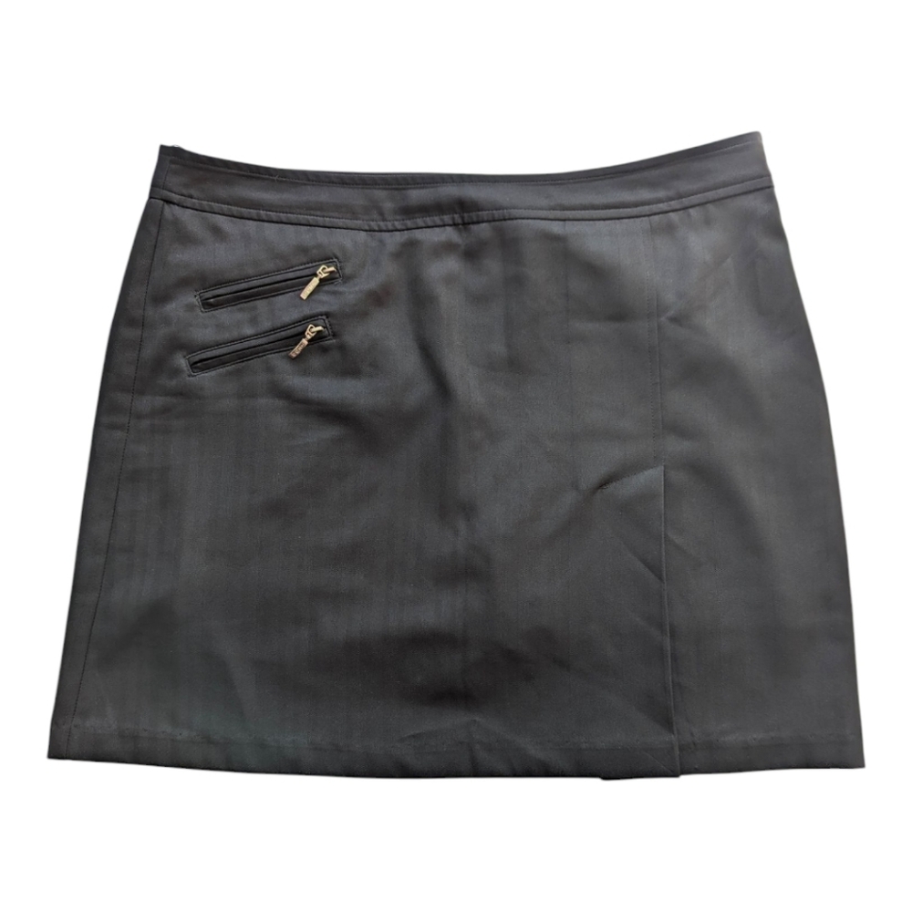 Izod Black Skort